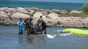 Giresun'da 19 Mayıs gösterisinde korkutan paramotor kazası