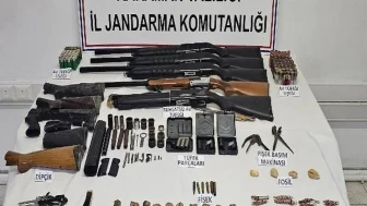 Karaman'da Jandarma'nın operasyonu: 30 gözaltı, 4 tutuklama ve çok sayıda silah ele geçti