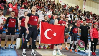 19 Mayıs'ta Isparta'da gençlerden unutulmaz gösteriler