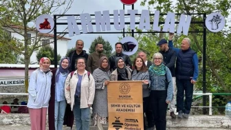 Armutalan'da öğretmenlere unutulmaz bir gün: Folklorik gösterilerden yöresel lezzetlere!