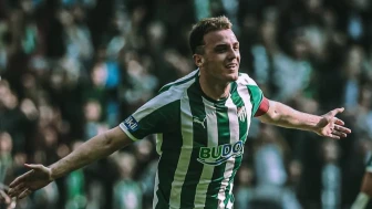 Bursaspor, Ertuğrul Ersoy ile savunma hattını güçlendirdi; Avrupa hedefi için yeni bir başlangıç