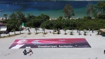 Fethiye Ölüdeniz’de 19 Mayıs hem karada hem havada coşkuyla kutlandı