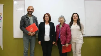 Üç kuşak akademisyenin “Radyoya Duygu Dolu Bir Yolculuk” belgeseli Kocaeli’de izleyiciyle buluştu