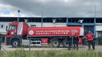 Kocaeli'nde boya fabrikasında büyük yangın: Alevler 1 saatte kontrol altına alındı