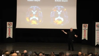 Aydın Eczacı Odası'ndan yoğun ilgi gören etkinlik: Kadın ve erkek beyninin farklılıkları mizahi bir dille anlatıldı!