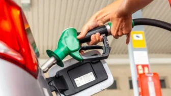 Akaryakıt fiyatlarına motorinde zam geldi artış