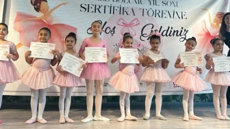 İzmit Belediyesi minik balerinlere sahne imkanı sundu
