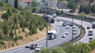 Kurban Bayramı sonrası TEM Kocaeli trafiği yoğunlaştı