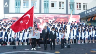 Bilnet Okulları mezuniyet töreninde engelli öğrenci parladı