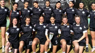 Körfezli U18 ragbici kızlar finallere kaldılar!