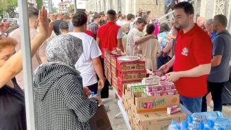 Körfez Belediyesi sınav öğrencilerine ikramda bulundu
