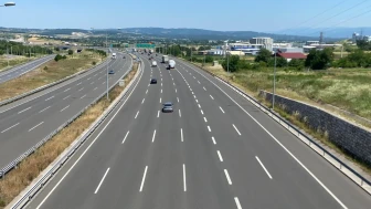 Bayram trafiği TEM ve Kocaeli yollarında akıyor