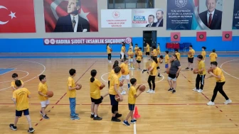 Başiskele yaz spor okulları eğitime başladı