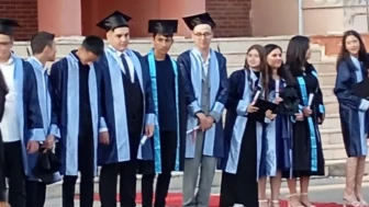 Kocaelideki eğitim kurumları başarılı öğrencilerini ödüllendirdi