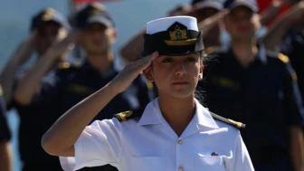 Deniz Kuvvetleri kadın subaylar zoru başarıyor