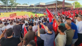 Gölcük Belediyespor pehlivanı Öner kürsüye çıktı