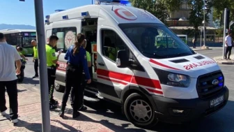 İzmit’te motosiklet yayaya çarptı 2 yaralı