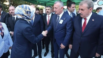 Başkan Büyükakın Sadık Ahmet’i kabri başında andı
