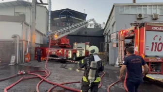 Gebze demir çelik fabrikasında yangın söndürüldü