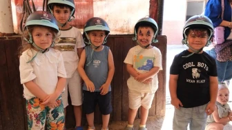 Kocaeli Büyükşehir çocuklara binicilik eğitimi verdi