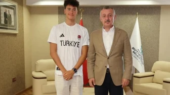 İzmitli yüzücü Kuzey Tunçelli Avrupa şampiyonu oldu