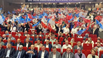AK Partili Dokuzlar İzmit Belediyesini eleştirdi