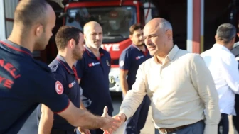 Körfez Başkanı yangınla mücadele eden ekipleri ziyaret