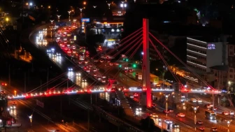 Kocaeli üst geçitler ışıklandırıldı