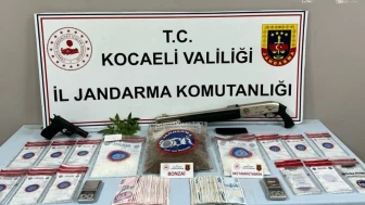 "Kocaeli'de uyuşturucu satıcısı jandarmaya yakalandı"