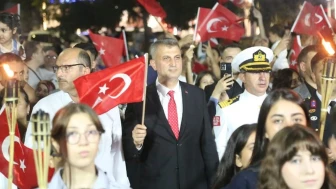 Gölcük Belediye Başkanı Zafer Bayramını kutladı