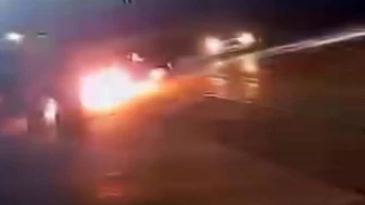 Başiskele’de otomobil alev aldı
