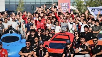 Bakan Kacır TEKNOFEST’e 7’den 77’ye davet etti