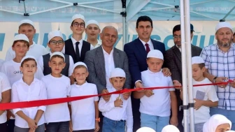 Körfez'de Kur'an kursu öğrencilerine belge ve hediye verildi