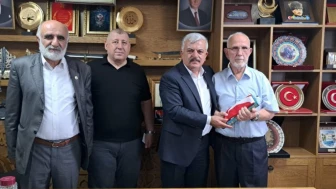 Derinceli İmamlar MHP'ye Destek Ziyareti Gerçekleştirdi