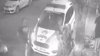 Derince belediyesi esnaf bayraklarını kaldırdı
