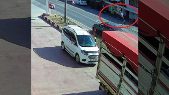 Alkollü sürücü yayaya çarptı kurtuldu