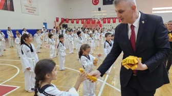 Gölcük’te 253 tekvandocu kuşak atladı