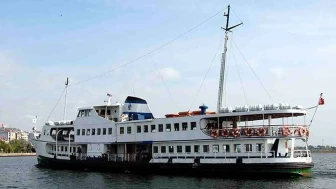 Kocaeli'de fırtına deniz seferlerini etkiledi