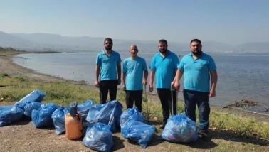 Mavi Takım sahil temizliği yaptı