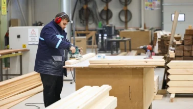 Kocaeli belediyesi kent mobilyalarını üretiyor