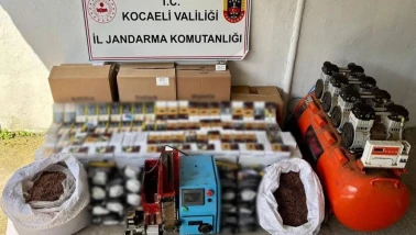Kocaeli'de jandarmadan büyük operasyon: 800 bin TL'lik kaçak makaron ve e-sigara yakalandı