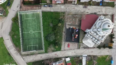 Kandıra’ya beş yeni halı saha geliyor