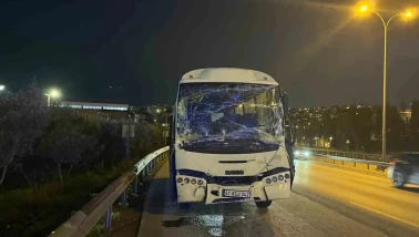 Kocaeli'de servis minibüsü tıra çarptı 6 yaralı