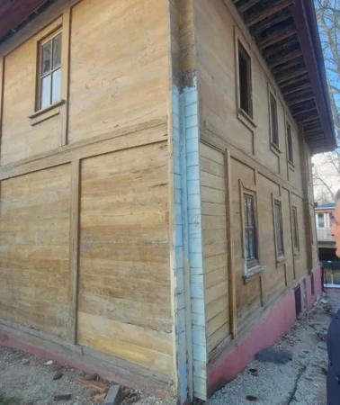 Gölcük'te tarihi Nüzhetiye Camii restorasyonu devam ediyor