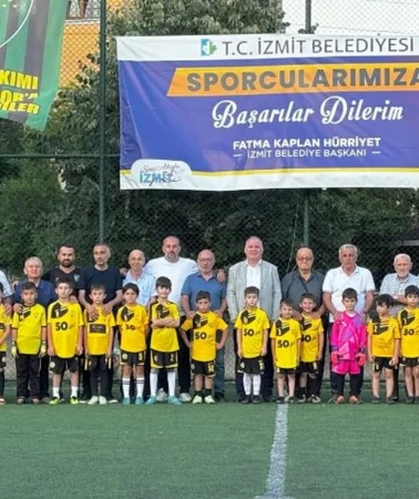 Bekirderespor 50 yıllık tarihini başkanlarıyla kutladı