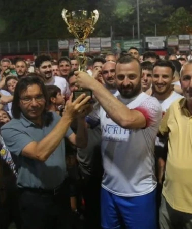 Mamuriye Gölcük futbol turnuvasında şampiyon oldu