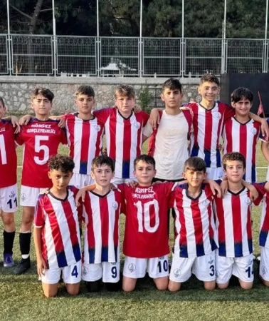 Körfez Gençlerbirliği U12 takımı şampiyon oldu