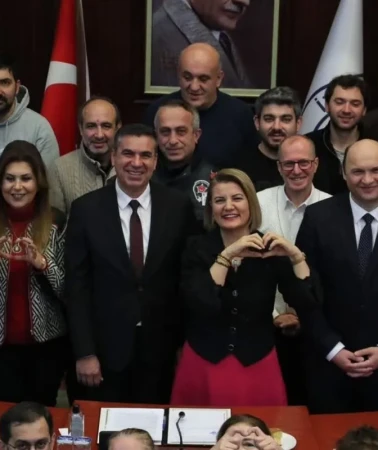 İzmit Belediyesi tüm çalışanlara promosyon ödedi