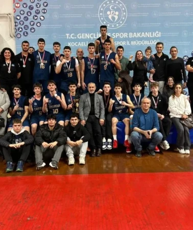 Çayırova U18 Kocaeli ikincisi oldu