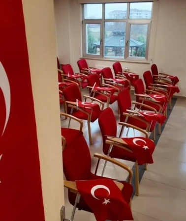 Kartepe Genç Akademi bayrak temasıyla başladı